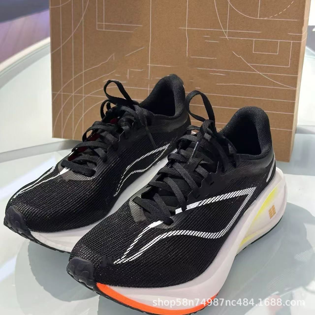 Nowe ultralekkie męskie buty s – Sneaker Career recenzja i cena