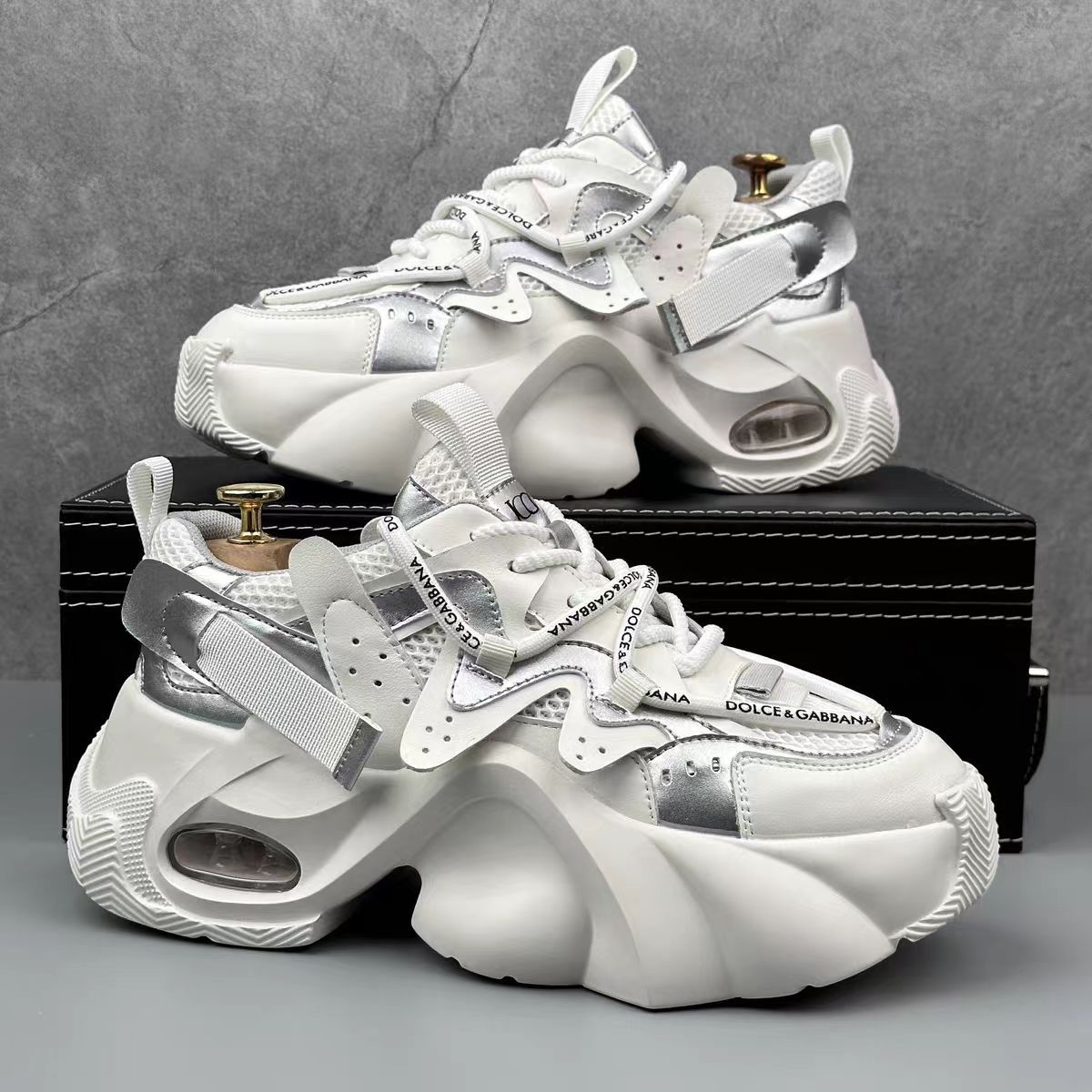 Nowe buty dla taty, sneakersy  – Sneaker Career recenzja i cena