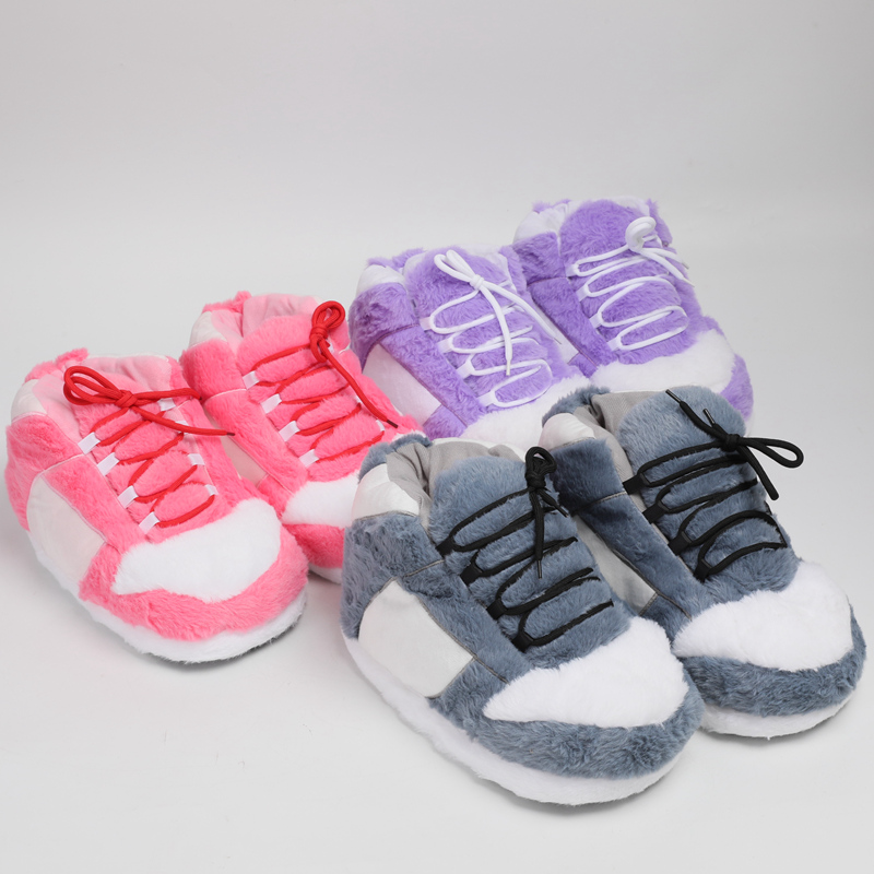 Ciepłe pluszowe kapcie-sneaker – Sneaker Care Set recenzja i cena
